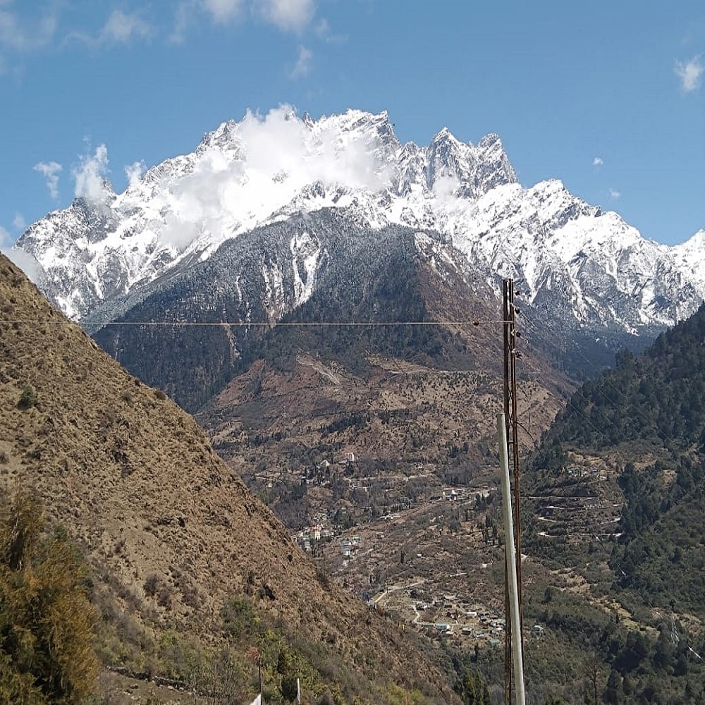 Rufina de'CROWN, Lachung - Tap to explore photos