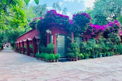 HOTEL SHEELA- 100 MTR from TAJ MAHAL