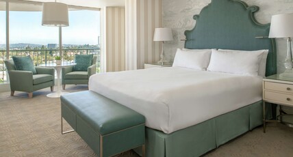 The Beverly Hilton Room Type - SIGNATURE SUITE