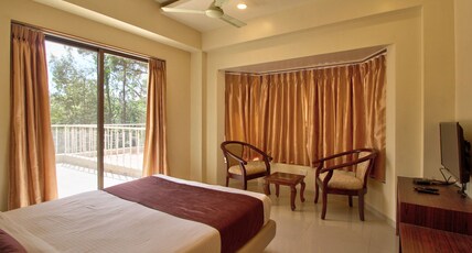 Park Castle resort by Ixora Room Type - Queen Room with Balcony Park Castle resort by Ixora Room Type - Queen Room with Balcony