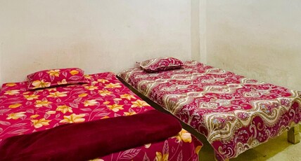 Om Sai Guest House Room Type - Bedroom 2