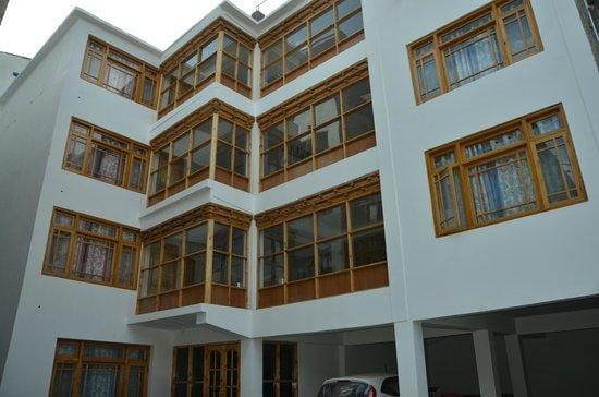 Hotel Jan Palace - Tap to explore photos