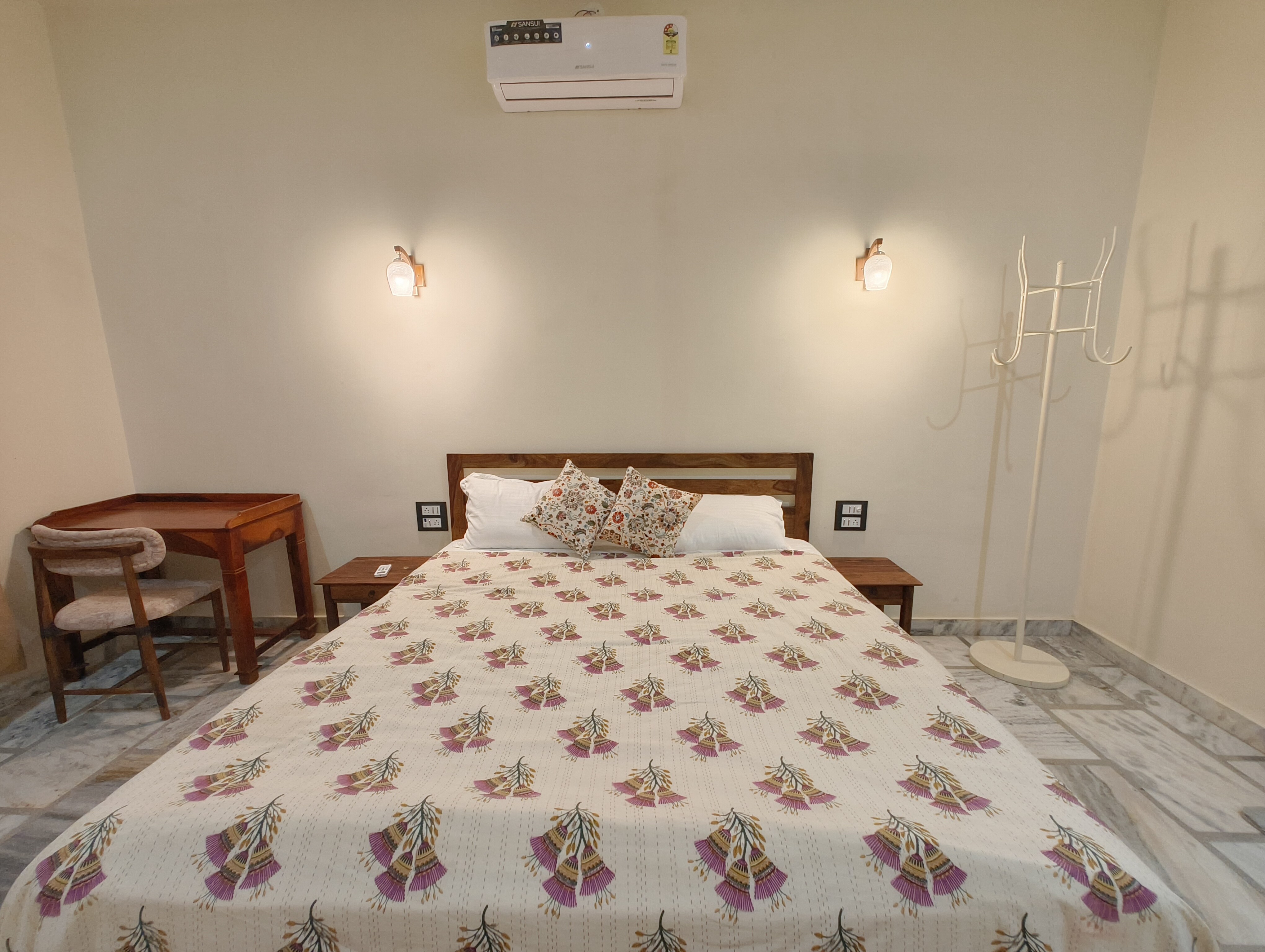 DAHLEEZ RESORT - Tap to explore photos