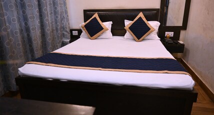 Hotel Days Inn Room Type - Deluxe Room