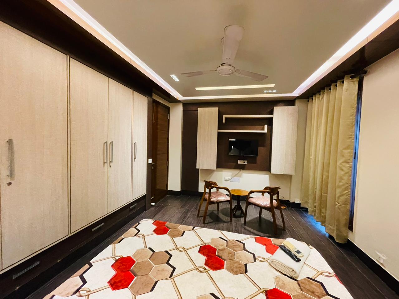 Fortune home service apartment 4 bhk D163 Saket - Tap to explore photos