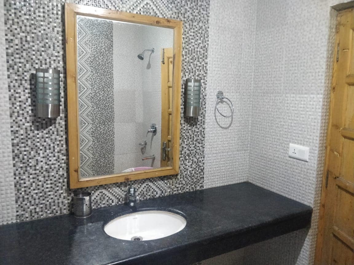 Rock Villa - Tap to explore photos