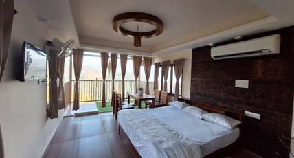 Cloudscape Homestay, Panchalimedu Room Type - Premium Deluxe Room with Balcony