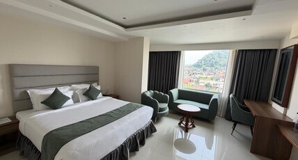 Hotel De Blossom Room Type - Premium King room (Hill View with King Bed)
