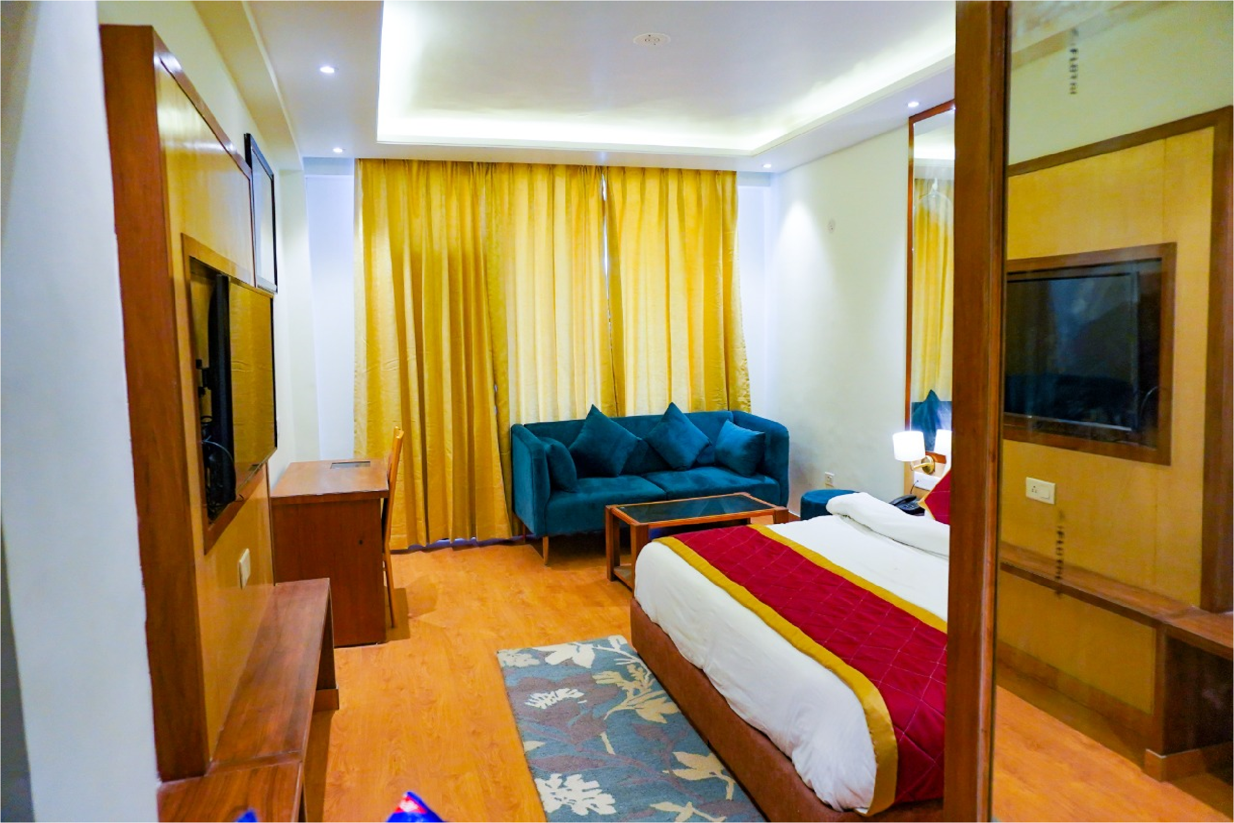 Comfort Inn Snowpark - Tap to explore photos