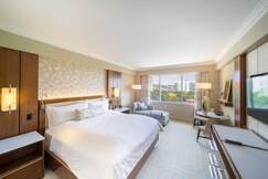 Real InterContinental at Multiplaza Mall