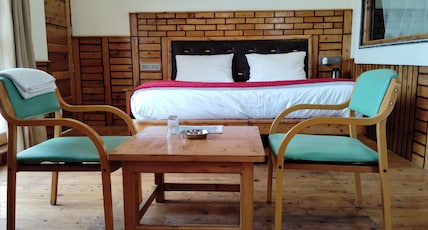Hotel CM Palace - Pure Vegetarian Room Type - Executive Suite Room with Private Balcony Hotel CM Palace - Pure Vegetarian Room Type - Executive Suite Room with Private Balcony