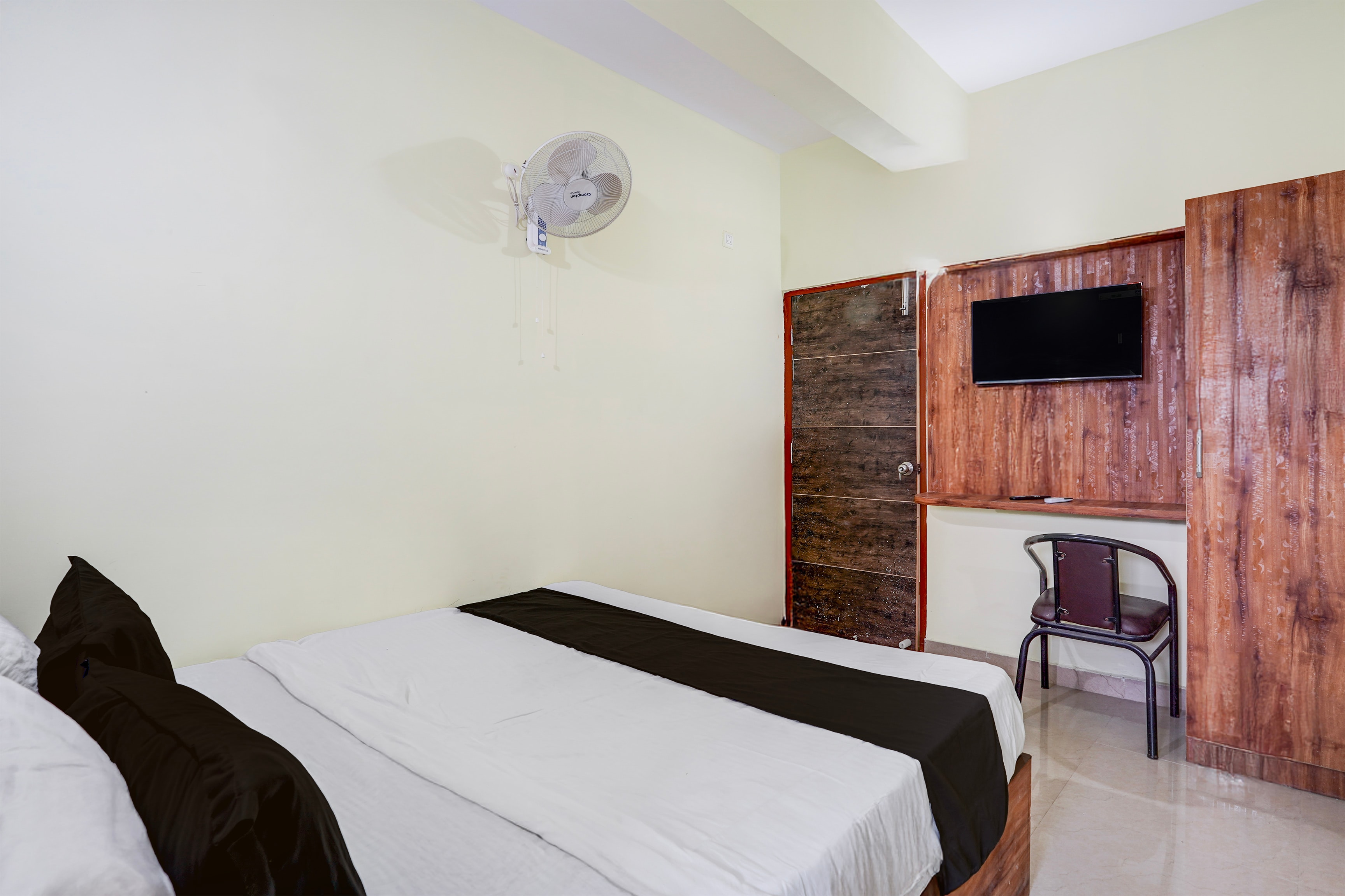 Hotel O Smile Comforts Boarding And Lodging - Tap to explore photos