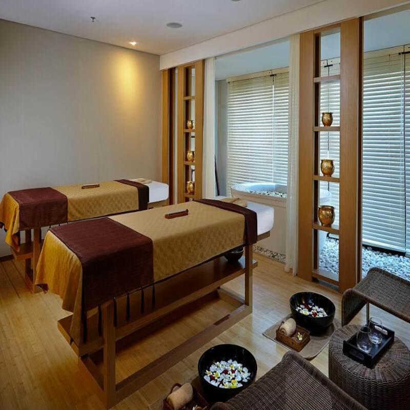 Courtyard by Marriott Bali Seminyak Resort - Tap to explore photos