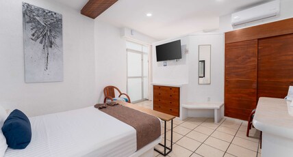 Best Western Posada Chahue Room Type - Suite-1 Queen Bed, Non-Smoking, Flat Screen Television, Microwave And Mini-Refrigerator Best Western Posada Chahue Room Type - Suite-1 Queen Bed, Non-Smoking, Flat Screen Television, Microwave And Mini-Refrigerator