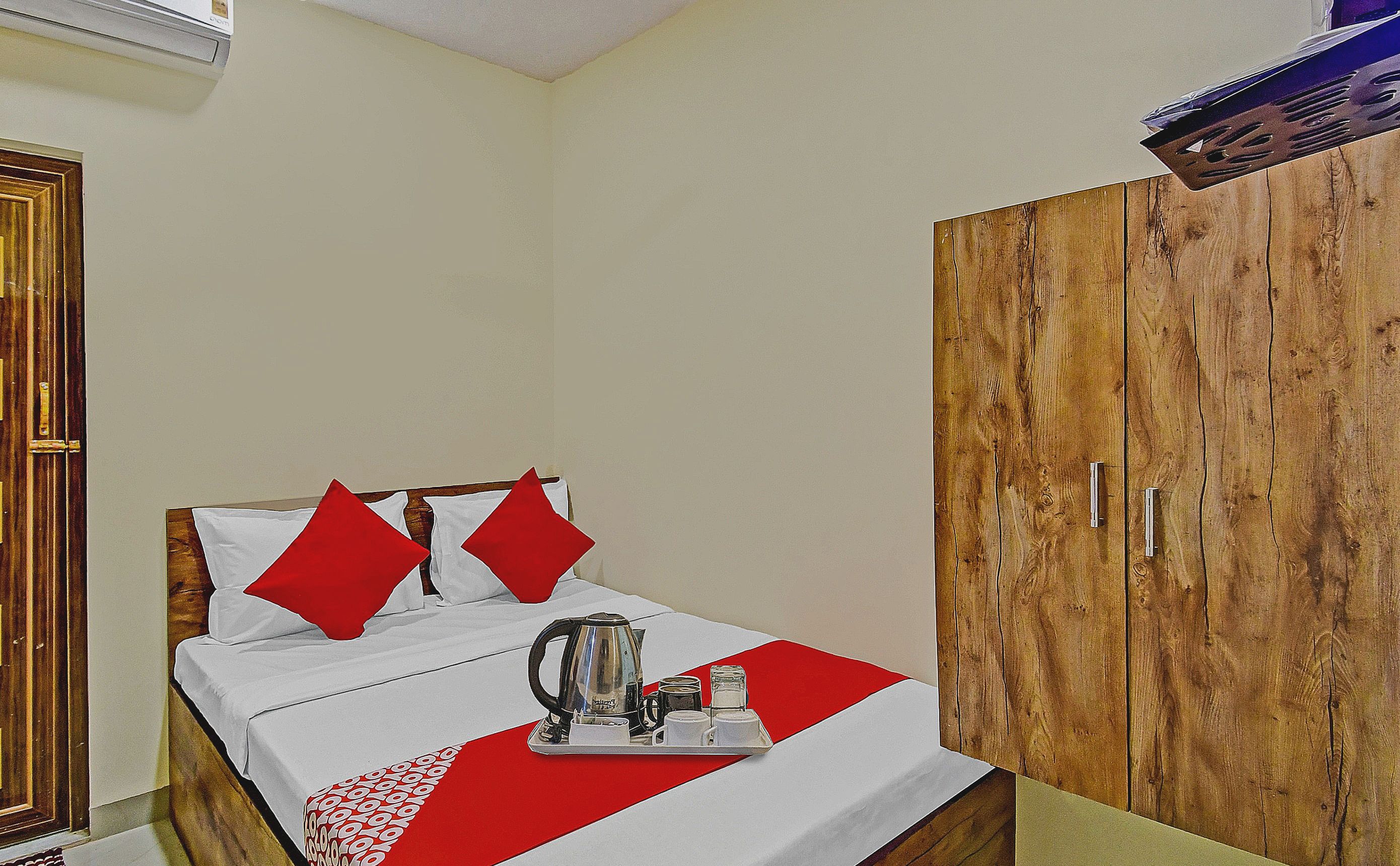 Hotel O Sapphire Guest House - Tap to explore photos