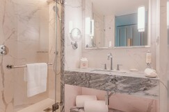 Legacy Hotel Cascais, Curio Collection by Hilton