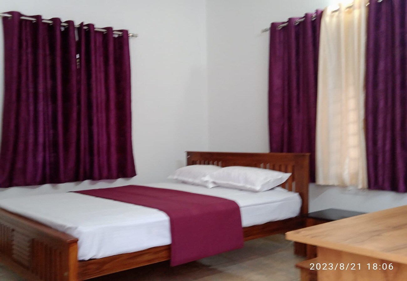 Greenside Homestay and Gardens - Tap to explore photos