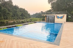 Mountain Woods Farmstay, Khopoli (Pure Veg)