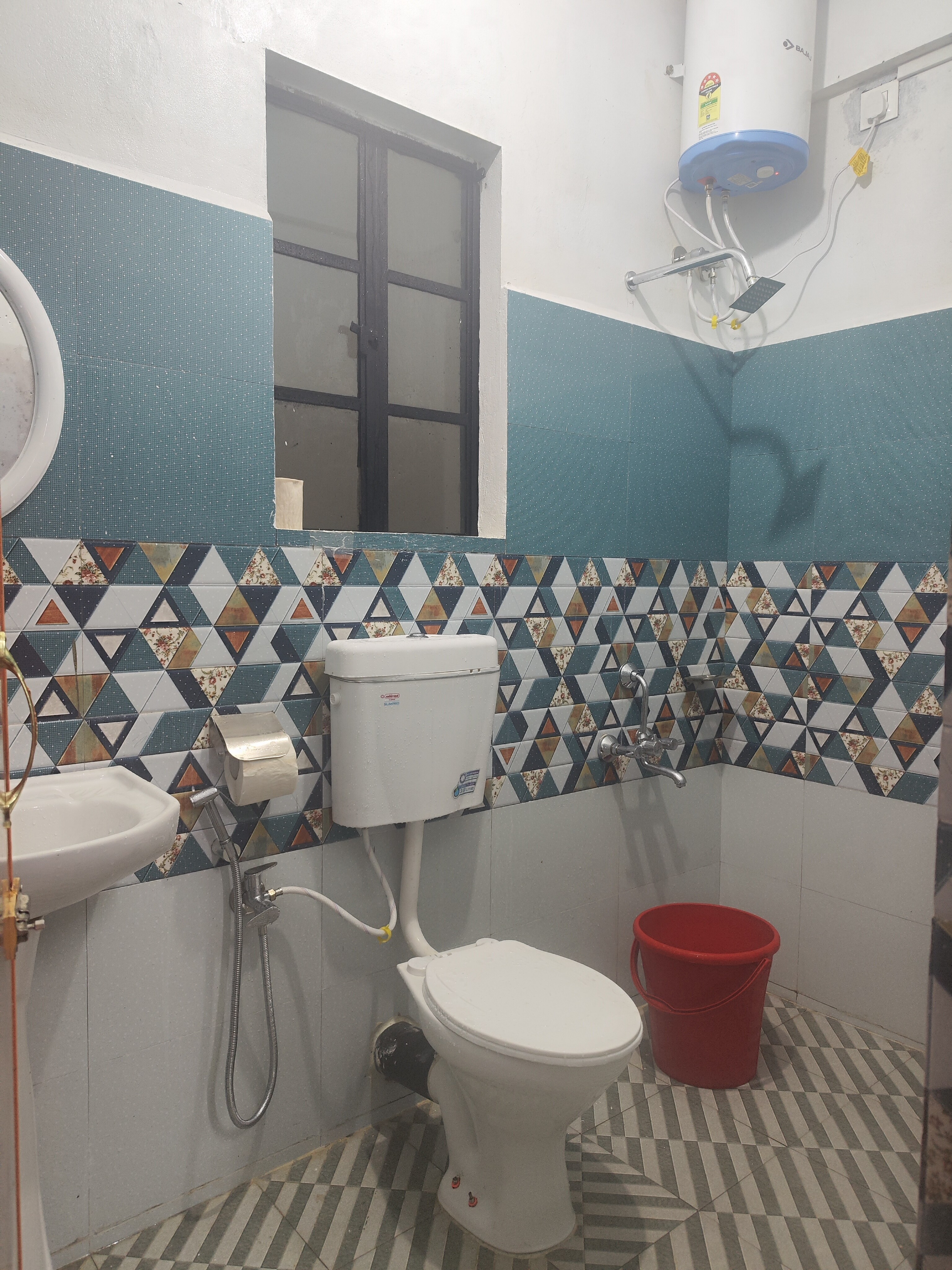 Evergreen homestay - Tap to explore photos