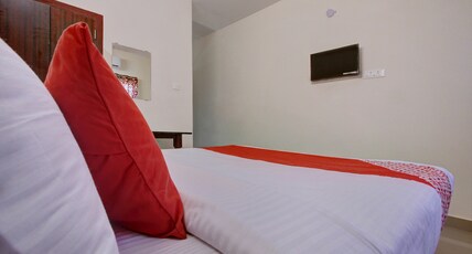 Hotel O Century Park Room Type - Classic