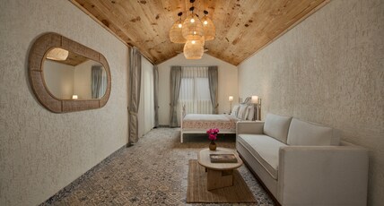 LaRiSa Resort, Morjim Room Type - Junior Suite (Non Beach)