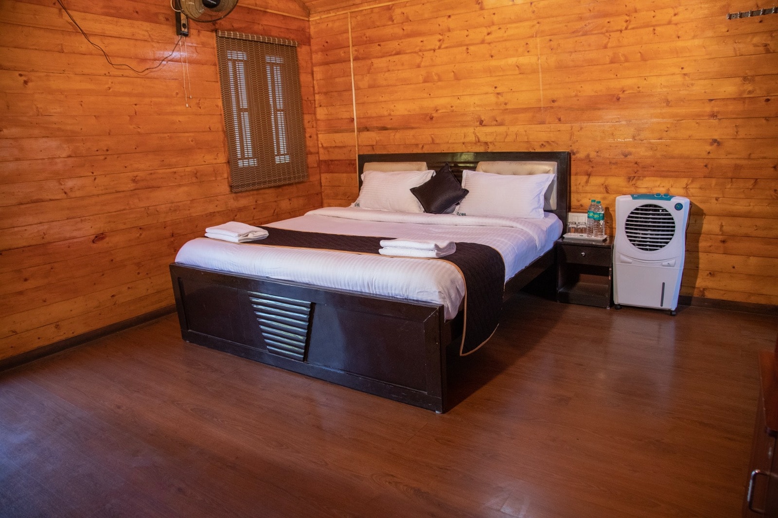 Garden Wood Homestays - Tap to explore photos