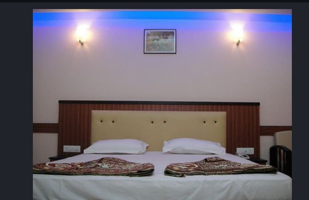 Hotel Manasa Inn - Tap to explore photos