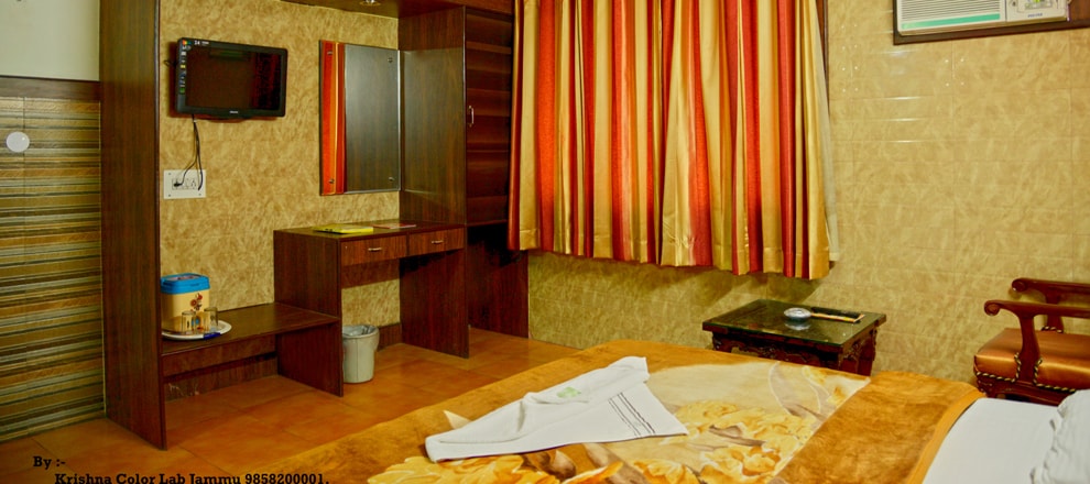 Hotel New Swastik - Tap to explore photos