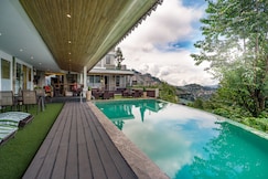 Summit North Star Hotel (with Swimming Pool)