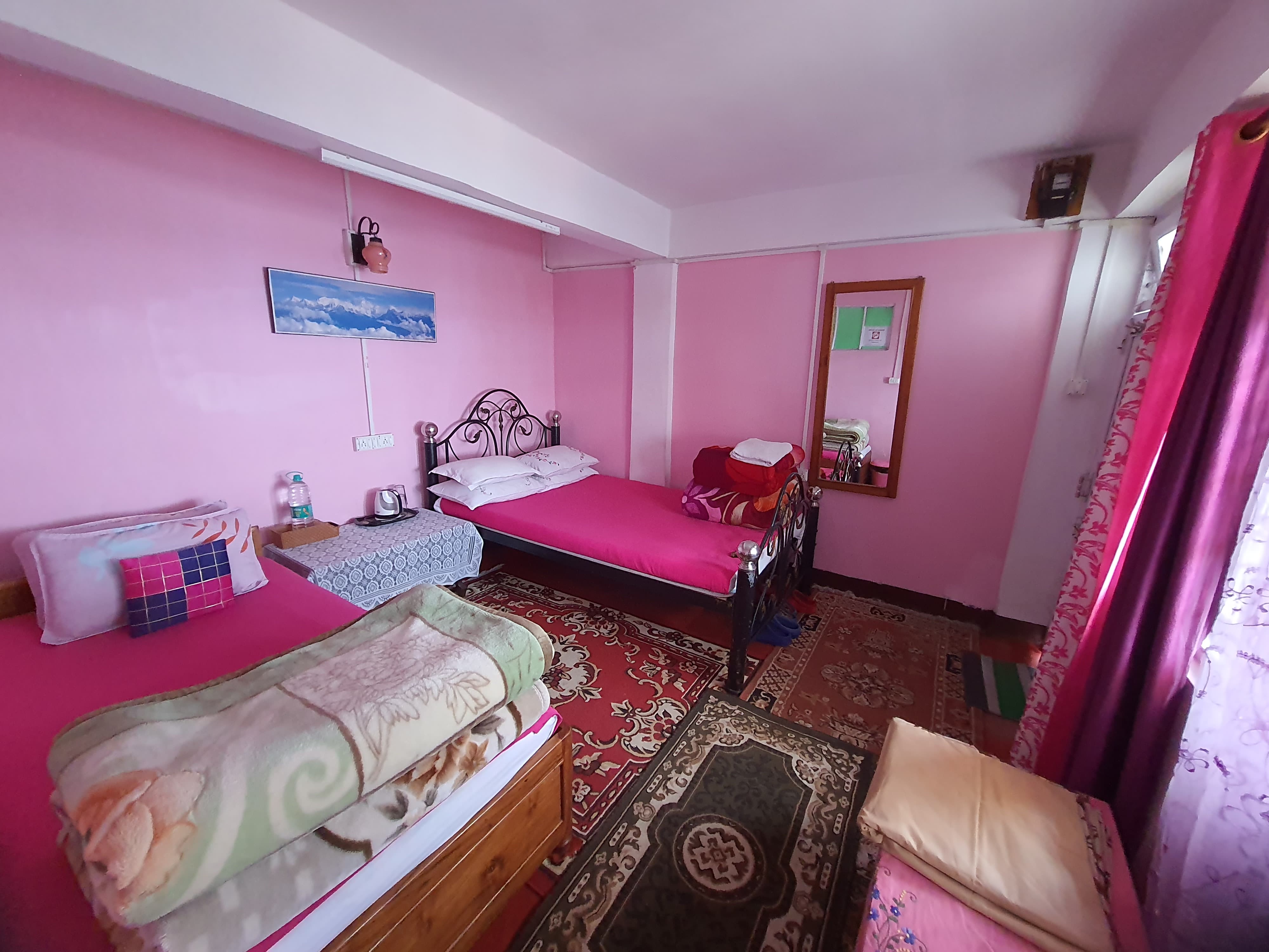 Vajra kunj Homestay - Tap to explore photos