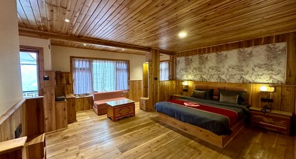 Hotel Zumthang Room Type - Superior king room