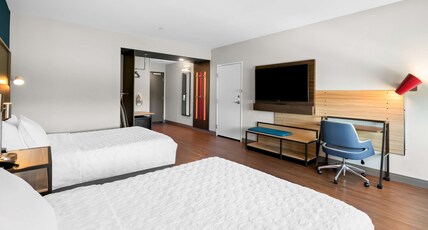 Tru By Hilton Spokane Valley, WA Room Type - 2 QUEEN MOB ACCESS W  TUB