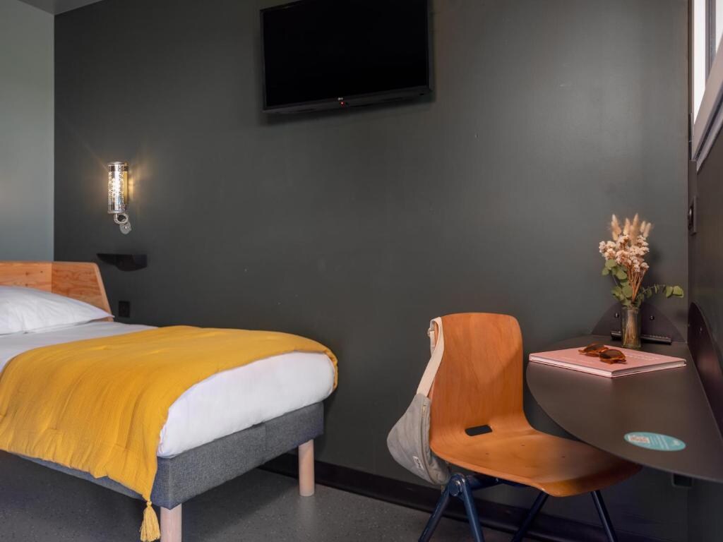Eklo Hotel Paris Roissy CDG Airport - Tap to explore photos