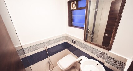Shantis Hotel Surbhi Room Type - Deluxe Room