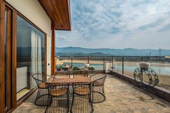 Ganga River View, 3BHK Penthouse, Rishikesh By Homeyhuts