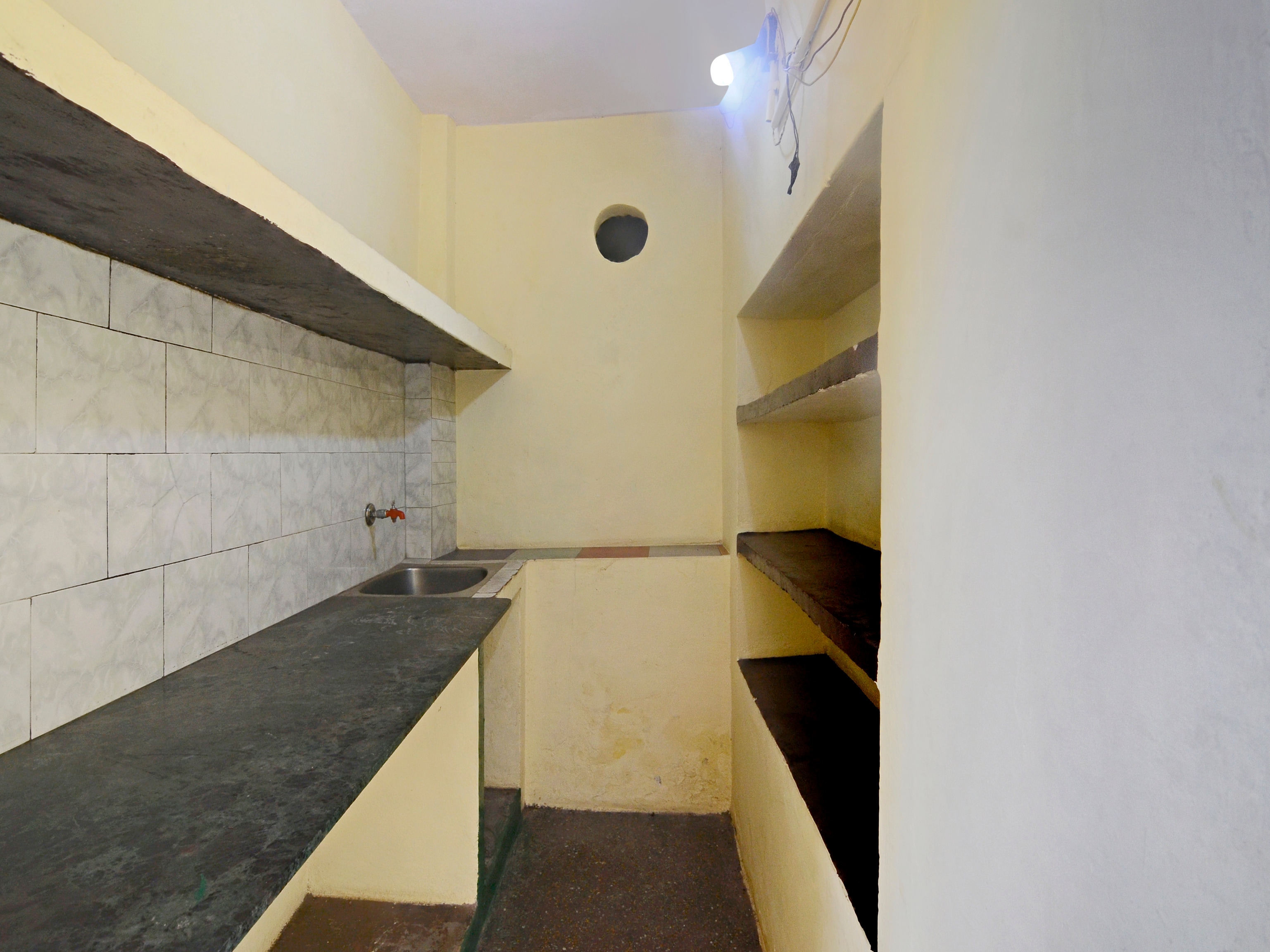 neem karoli baba- sampurnanand homestay - Tap to explore photos
