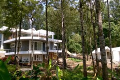 WOW Bison Woods (Organic Resort)