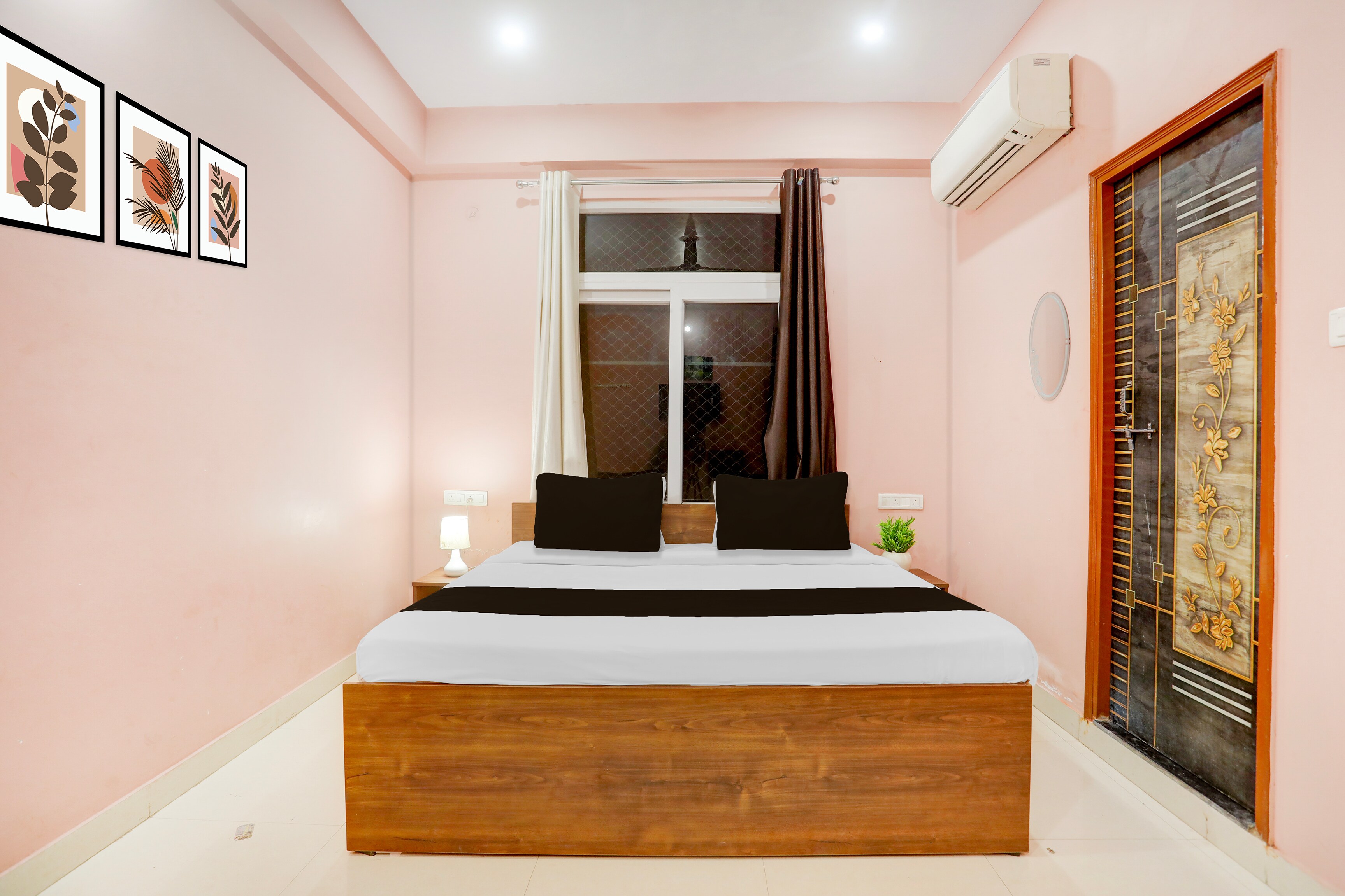 Hotel O IIT Varanasi Formerly Shree Gopal Upwan - Tap to explore photos