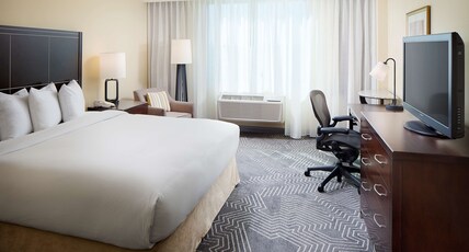DoubleTree by Hilton Los Angeles - Commerce Room Type - 1 KING BED NONSMOKING