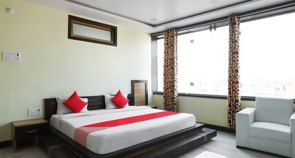 Collection O Begusarai Junction Formerly Akhand Param Room Type - Premium Deluxe Room
