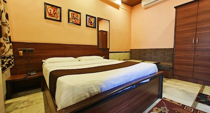 SARASWATI ( Pure Vegetarian ) - A COMPLETE FAMILY HOTEL Room Type - Standard AC Room SARASWATI ( Pure Vegetarian ) - A COMPLETE FAMILY HOTEL Room Type - Standard AC Room