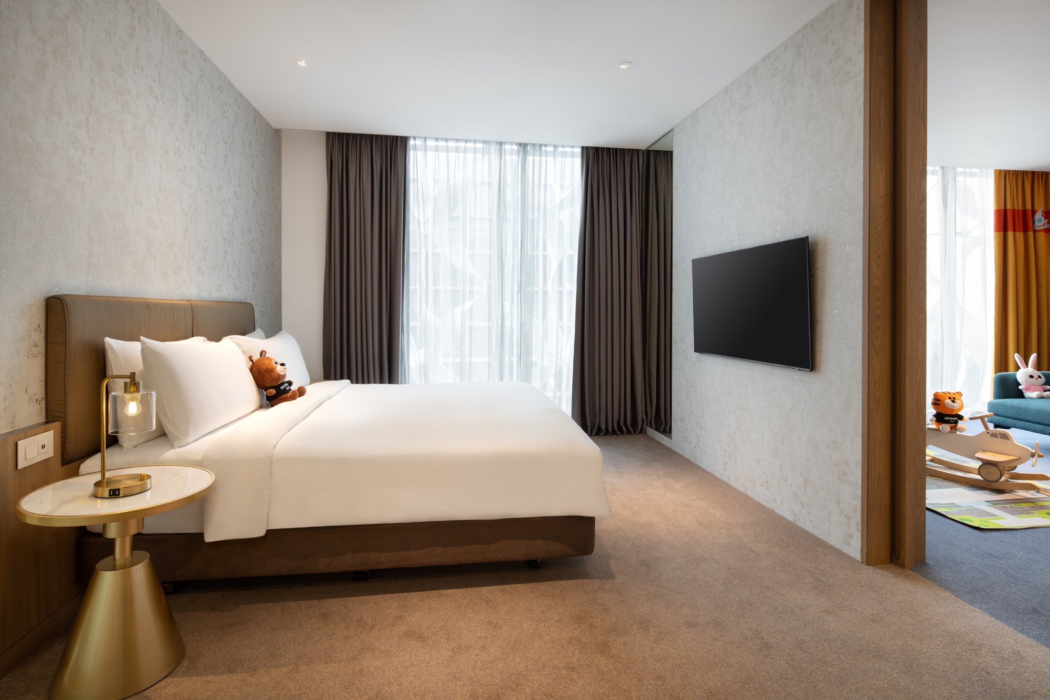 Crowne Plaza Changi Airport - Tap to explore photos