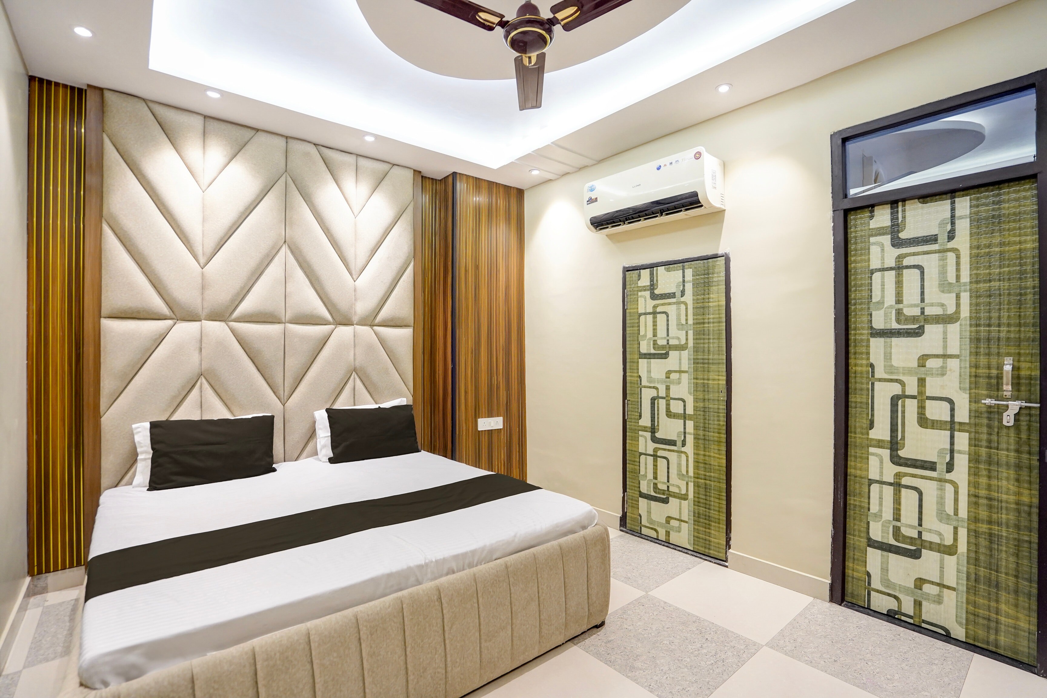 Hotel O Anand Manglam Hotel & Banquet - Tap to explore photos
