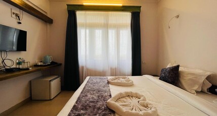 Naga's Hotel Satyavati Room Type - DELUXE ROOM