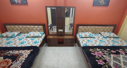 Ansh Paying Guest House VNS Room Type - Four Bed Ac Room With King Size Bed