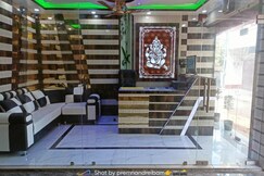 HOTEL OM GRAND