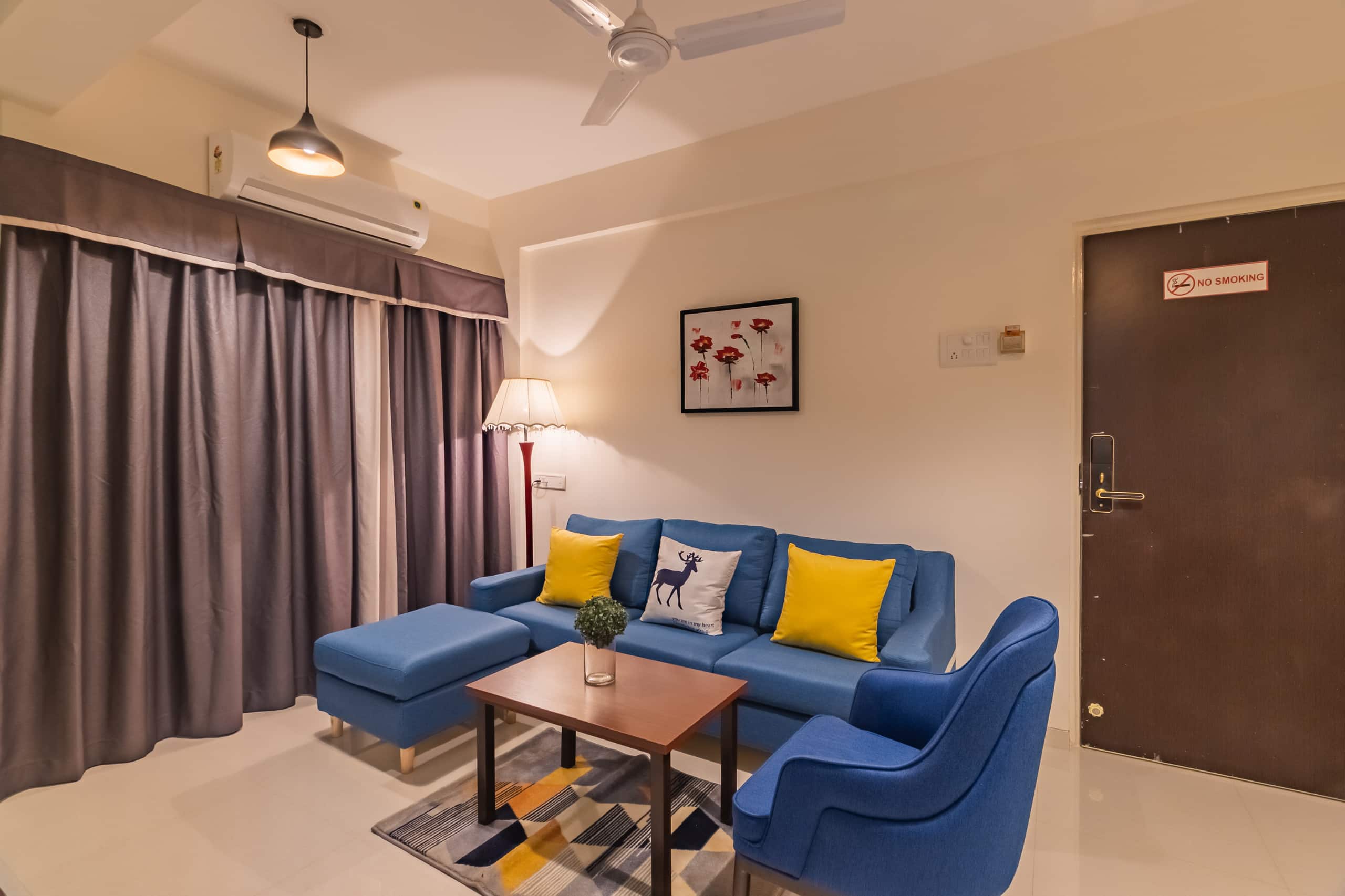 Jacuzzi in room near the Anjuna beach Charvi - Tap to explore photos