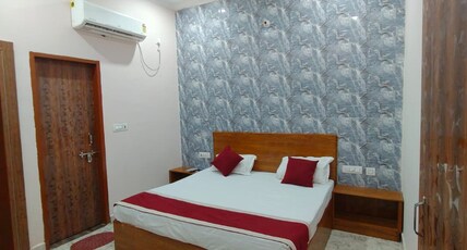 Hotel Baldev Palace Room Type - Deluxe Room