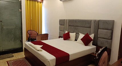 HOTEL GRAND MAURYA Room Type - Deluxe Room