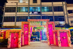 Hotel The Paradise Inn